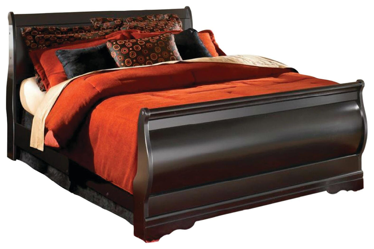 Huey Vineyard Sleigh Bed, Chest and Nightstand - Black  (B128-SI) - Image 3