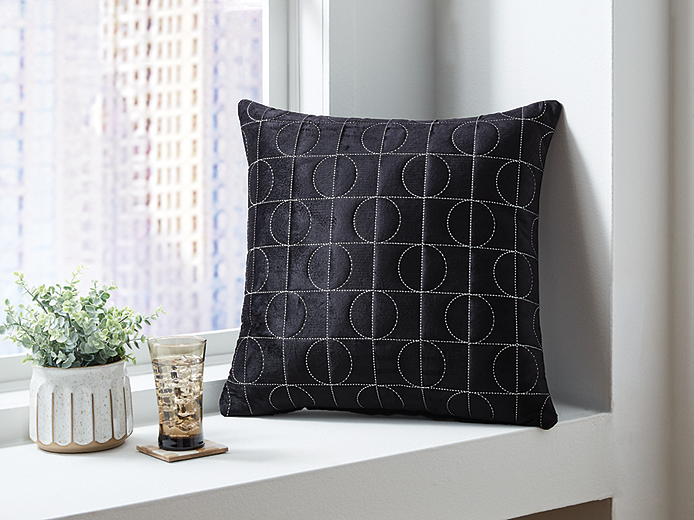 https://ashleyfurniture.scene7.com/is/image/AshleyFurniture/A1001108-4X3-CROP