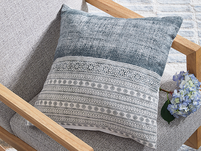 https://ashleyfurniture.scene7.com/is/image/AshleyFurniture/A1001127-4X3-CROP