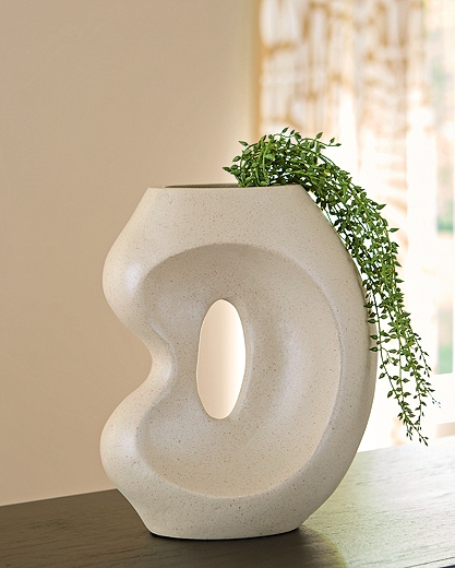 https://ashleyfurniture.scene7.com/is/image/AshleyFurniture/A2000841