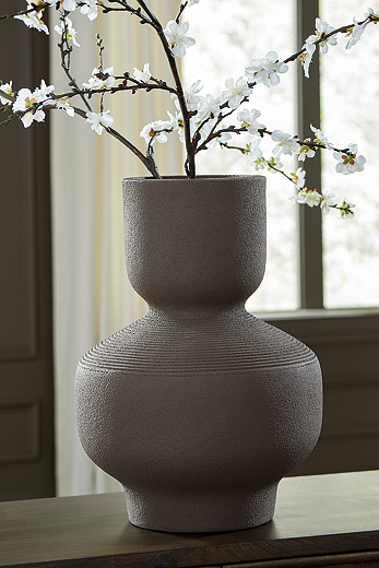 https://ashleyfurniture.scene7.com/is/image/AshleyFurniture/A2000873