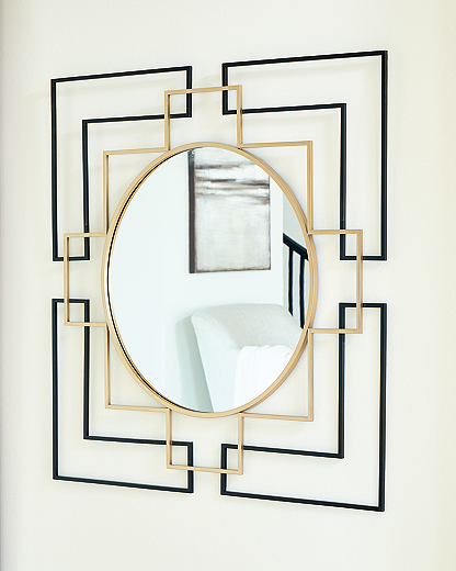 https://ashleyfurniture.scene7.com/is/image/AshleyFurniture/A8010394