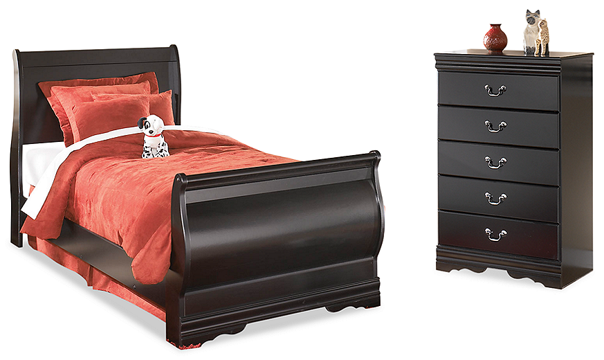 Huey Vineyard Sleigh Bed and Chest Black B128B39 SI