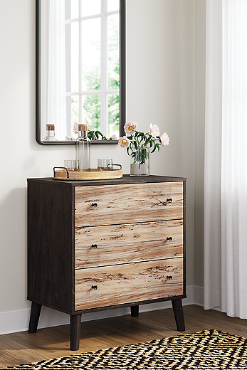 https://ashleyfurniture.scene7.com/is/image/AshleyFurniture/EA5514-243