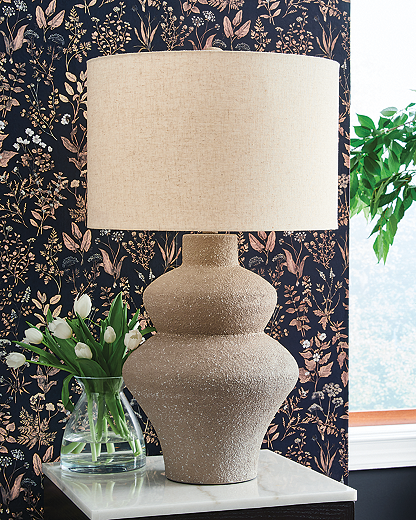 https://ashleyfurniture.scene7.com/is/image/AshleyFurniture/L207624