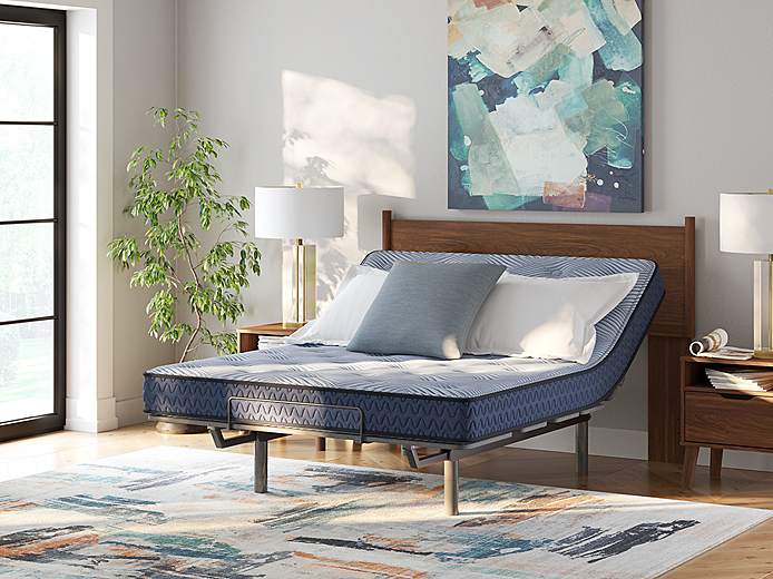 https://ashleyfurniture.scene7.com/is/image/AshleyFurniture/M20131-M8X232-HORIZONTAL