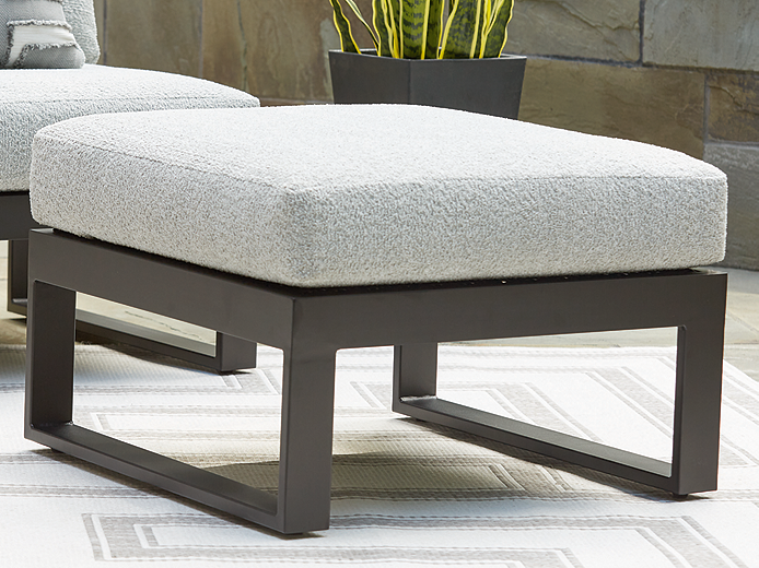 https://ashleyfurniture.scene7.com/is/image/AshleyFurniture/P490-814-4X3-CROP