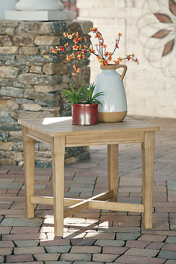 https://ashleyfurniture.scene7.com/is/image/AshleyFurniture/P601-702