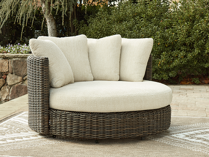 https://ashleyfurniture.scene7.com/is/image/AshleyFurniture/P711-810-4X3-CROP