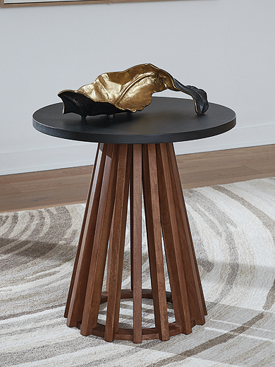 https://ashleyfurniture.scene7.com/is/image/AshleyFurniture/T737-6-4X3-CROP
