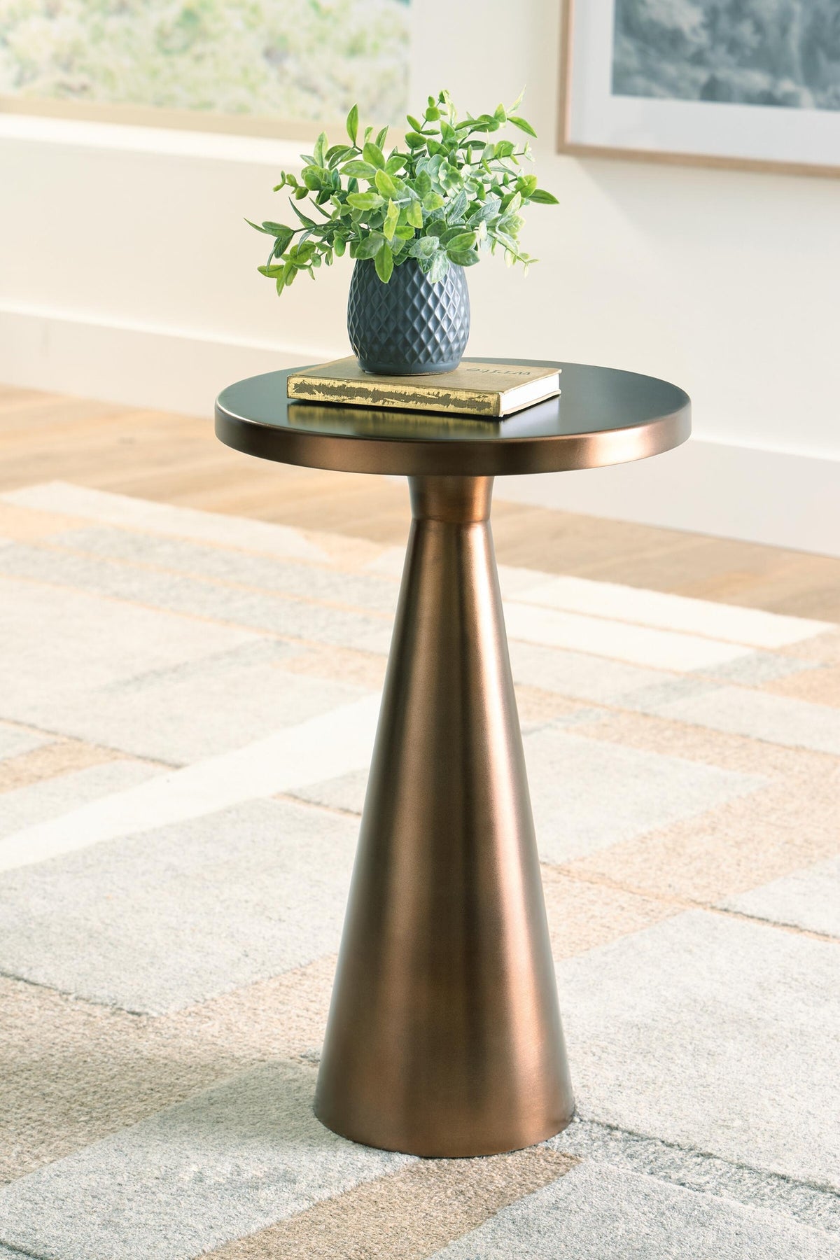 Budington Accent Table (A4000751-SI) - Image 3