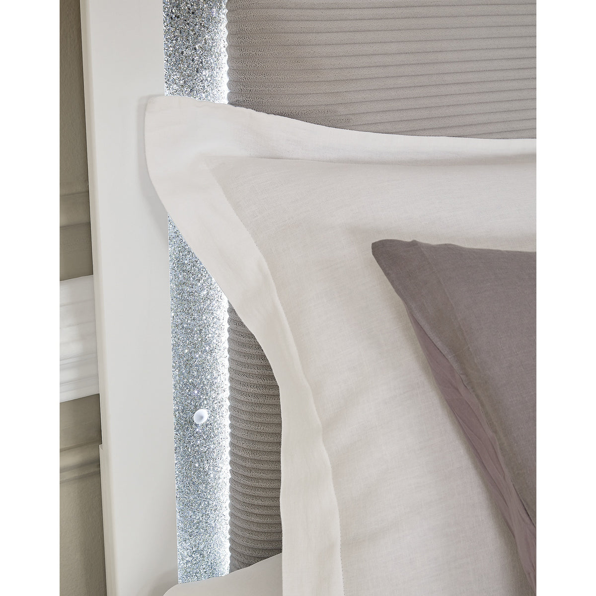 Maeling King Upholstered Panel Bed (PCB1119-SI) - Image 6