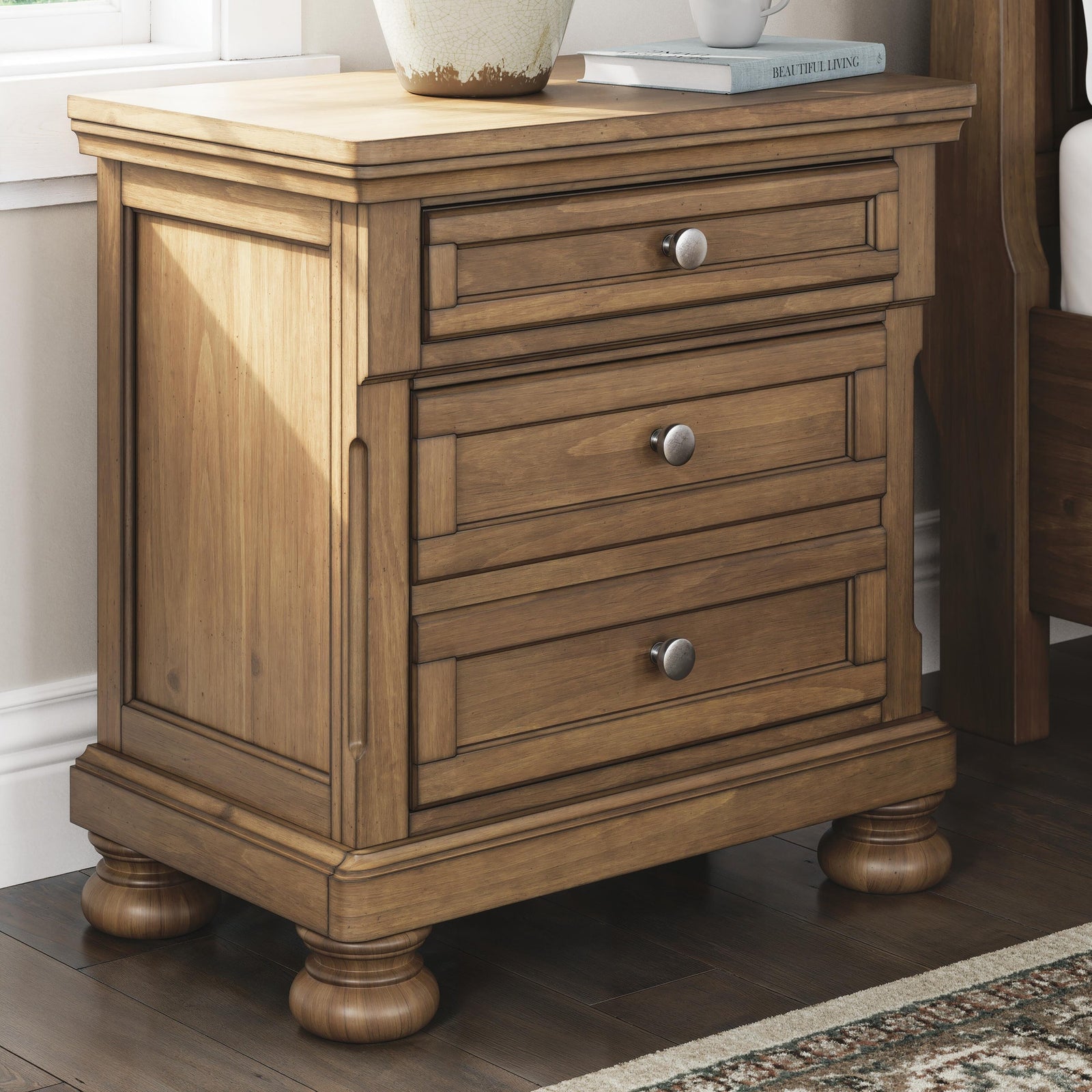 Feddinger Nightstand (PCB779-SI) - Image 6