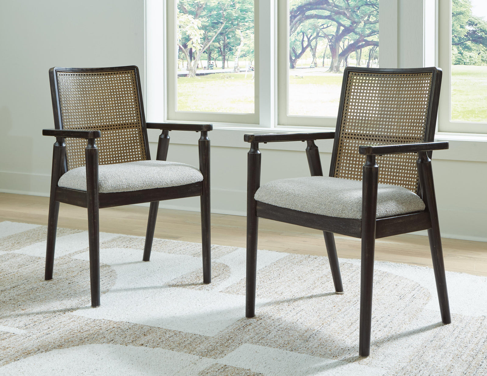 Galliden Dining Set (D841-SI) - Image 9