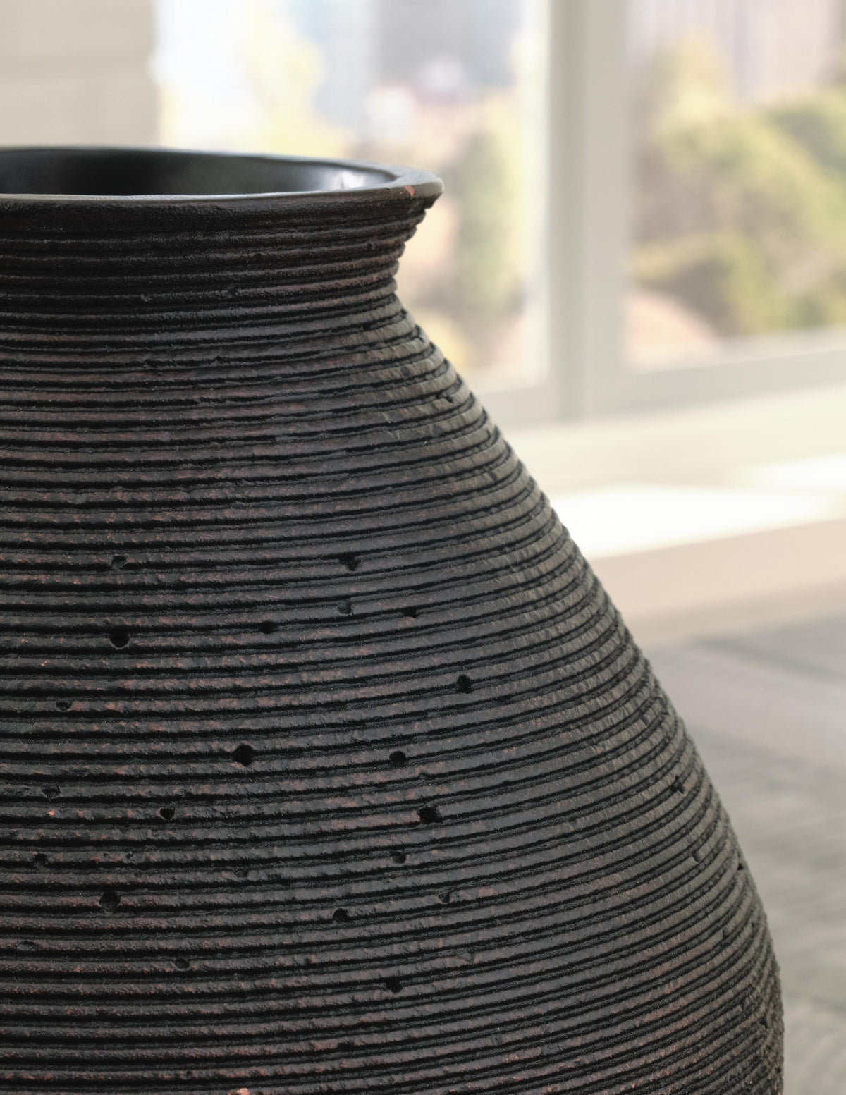 Hannela Vase (A2000511-SI) - Image 3