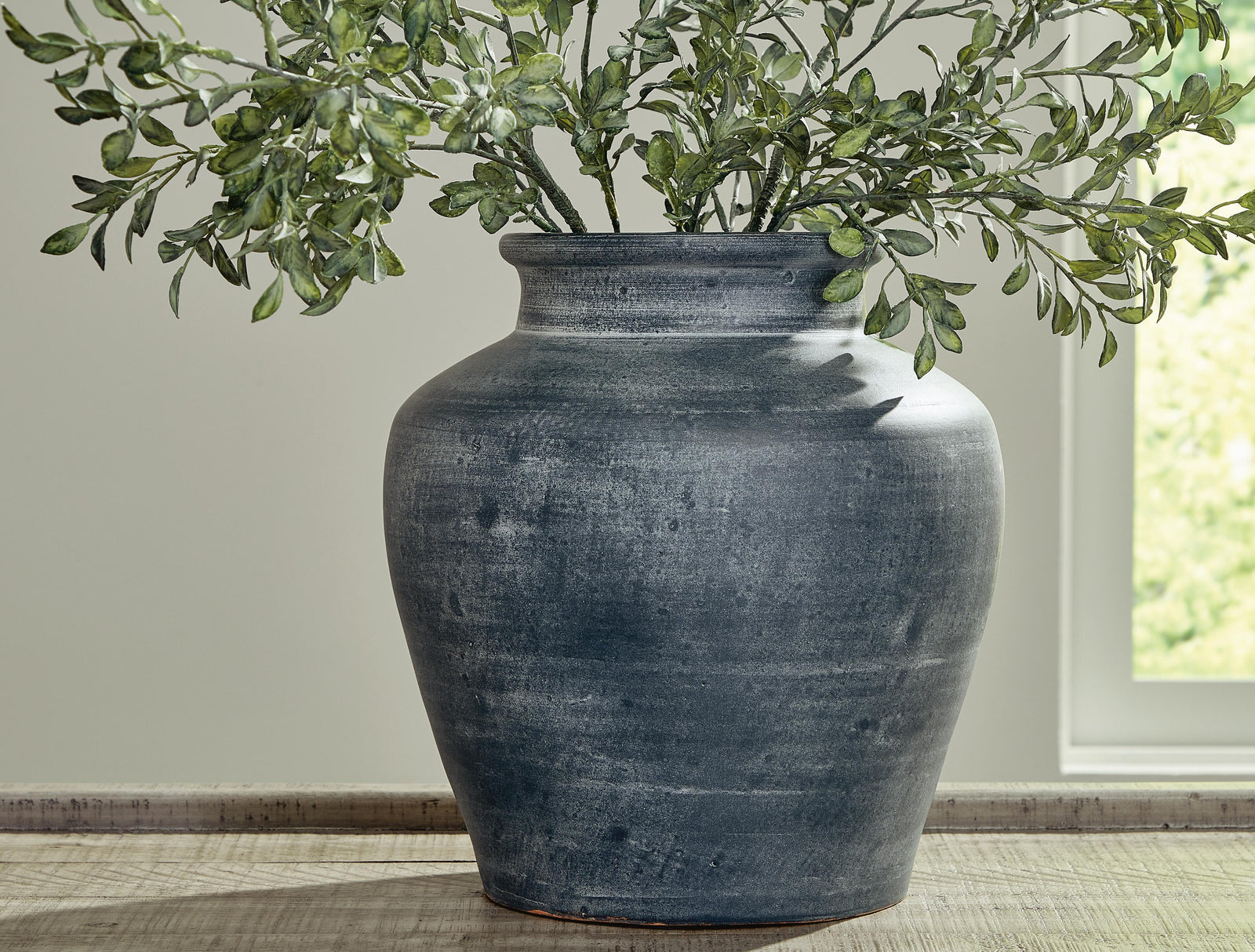 Meadie Vase (A2000629-SI) - Image 2