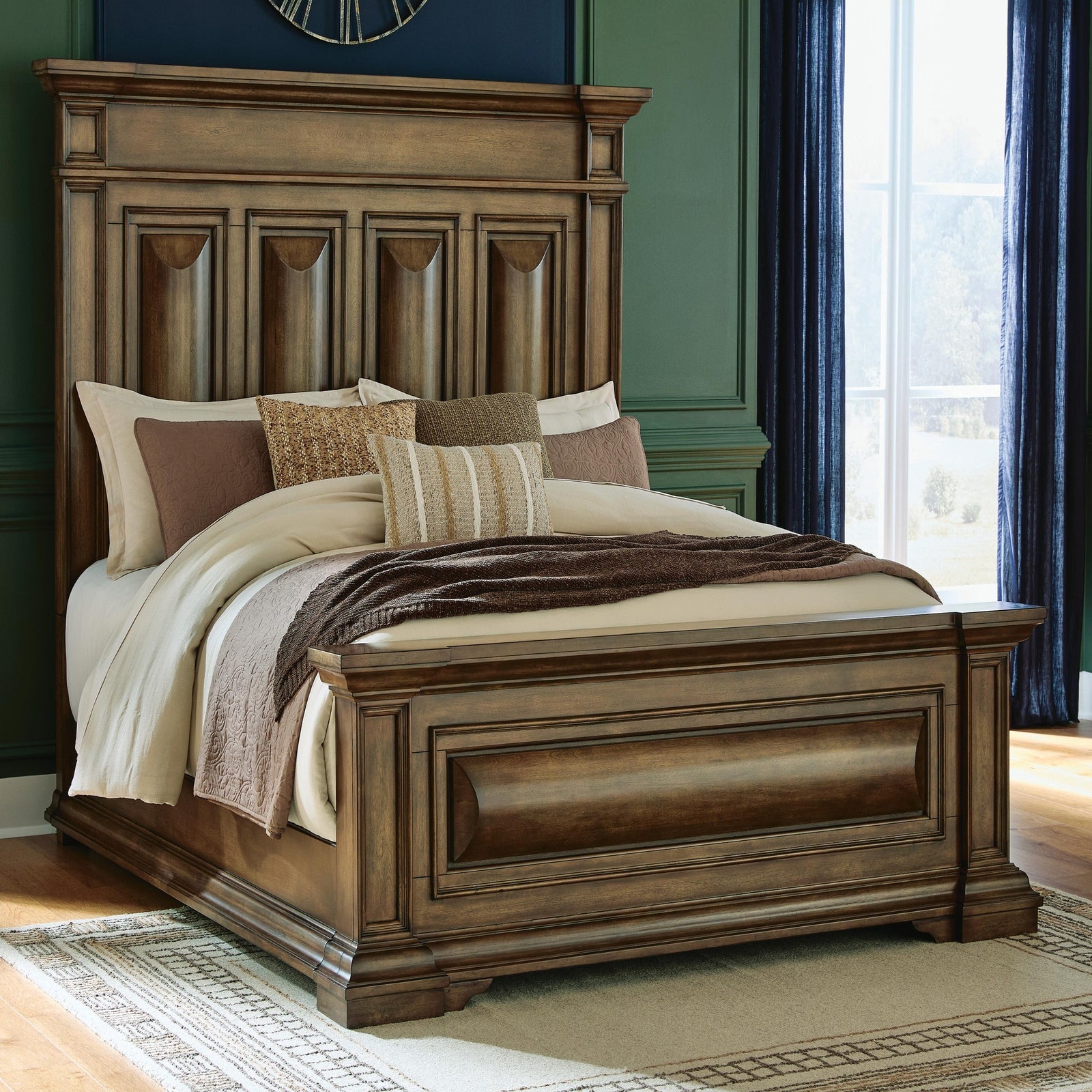 Frantanna King Panel Bed (PCB949-SI) - Image 2
