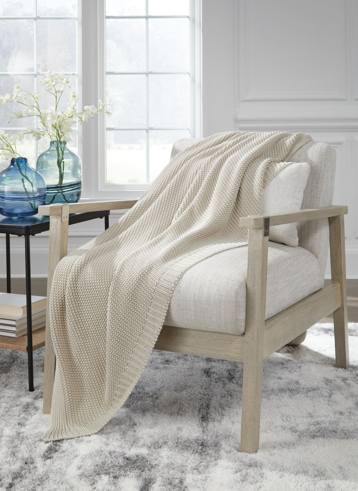 Gayelery Throw (Set of 3) (A1001084-SI) - Image 3