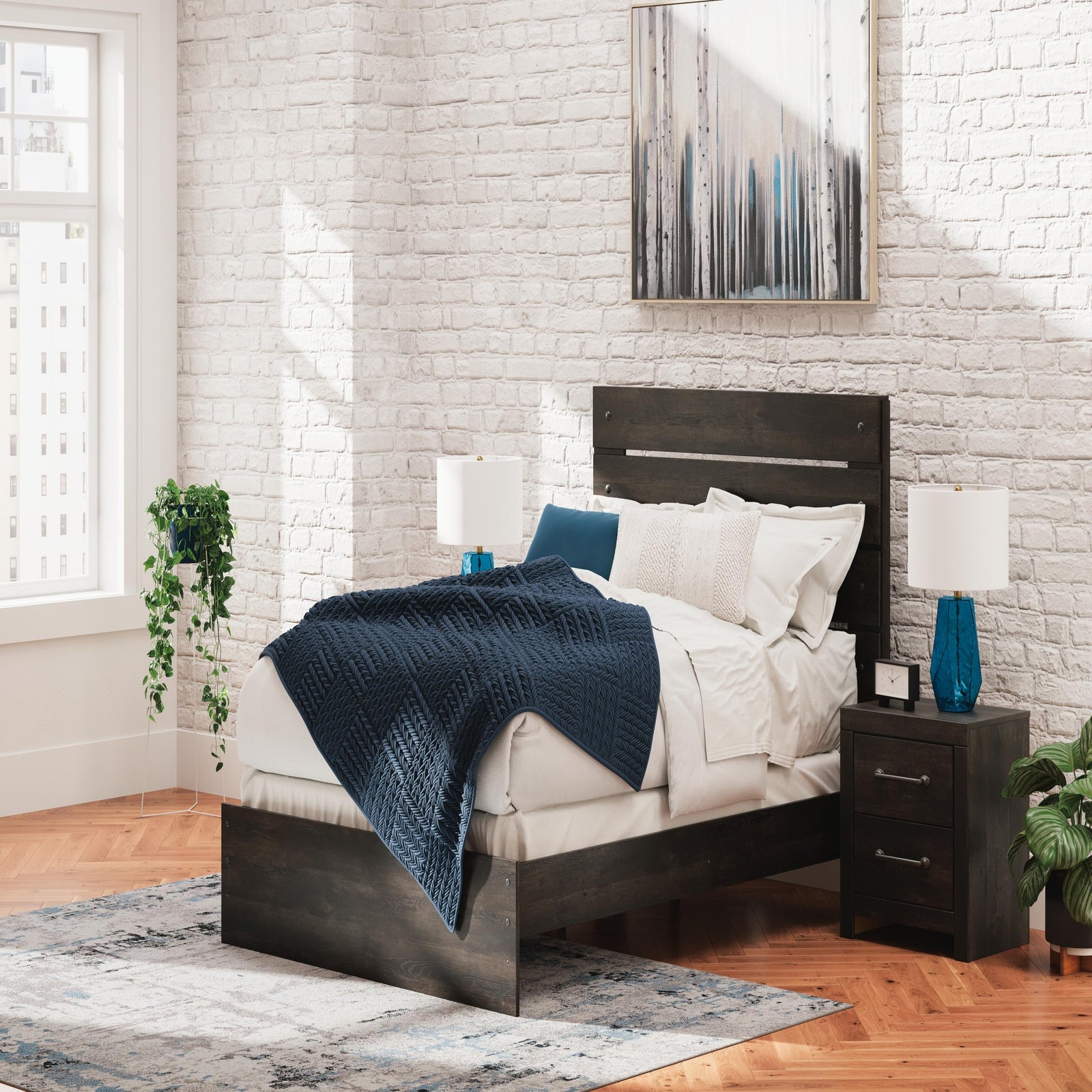 Hollivern Full Panel Bed (PCB2108-SI) - Image 8