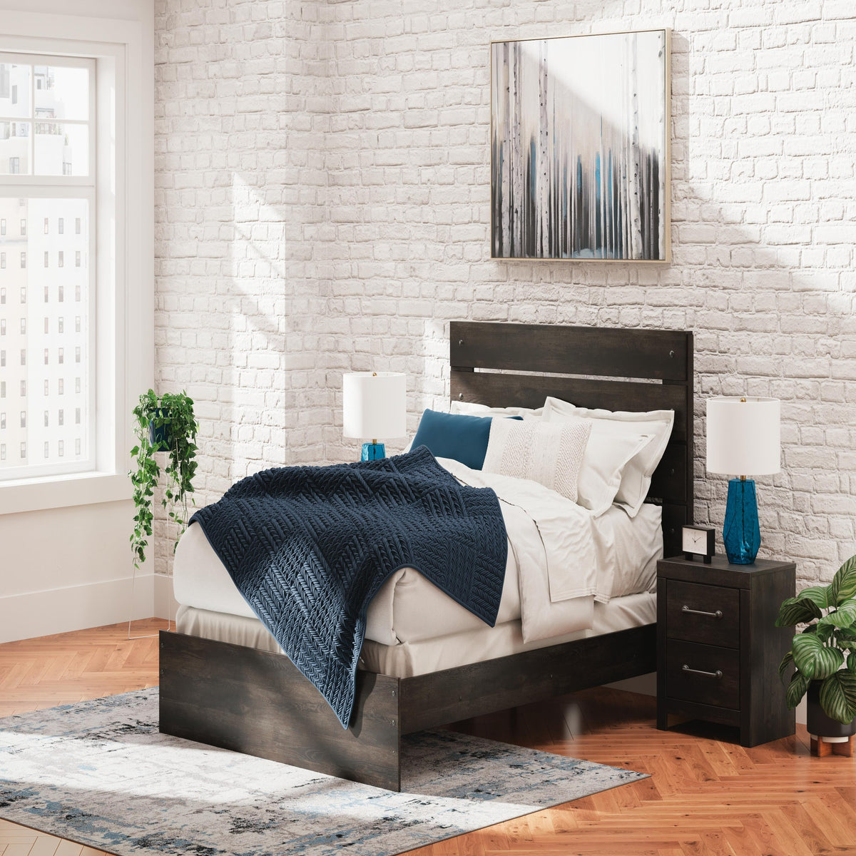 Hollivern Queen Panel Bed, Dresser, Mirror and Nightstand (PCB2108-SI) - Image 24