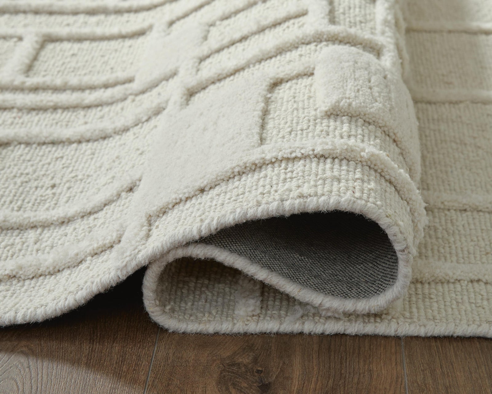 Empriss 78 x 10 Area Rug (R40762-SI) - Image 4
