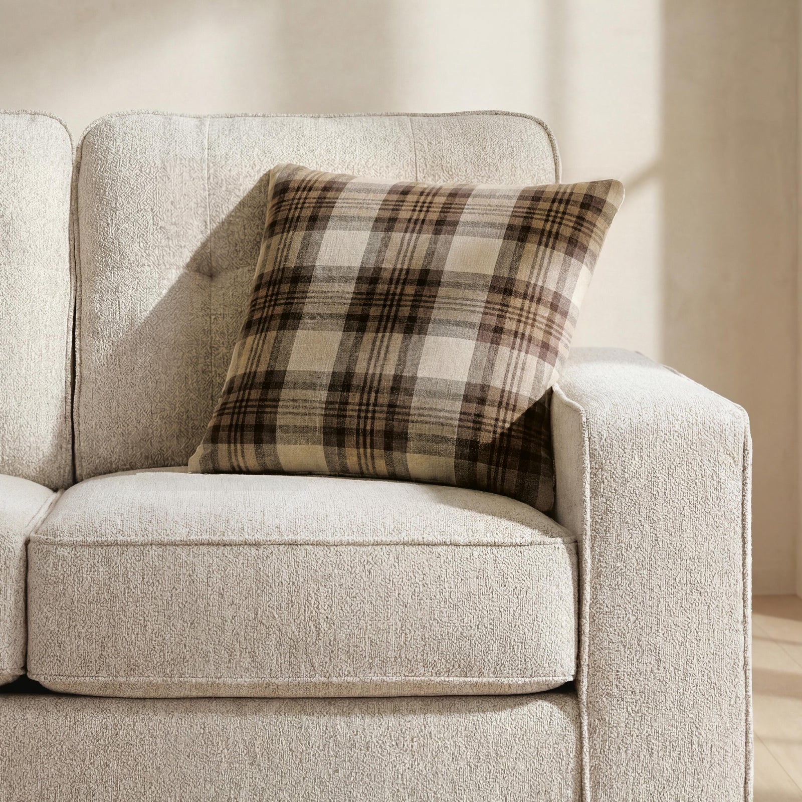 Varnburg Pillow (Set of 4) (A1001182-SI) - Image 5