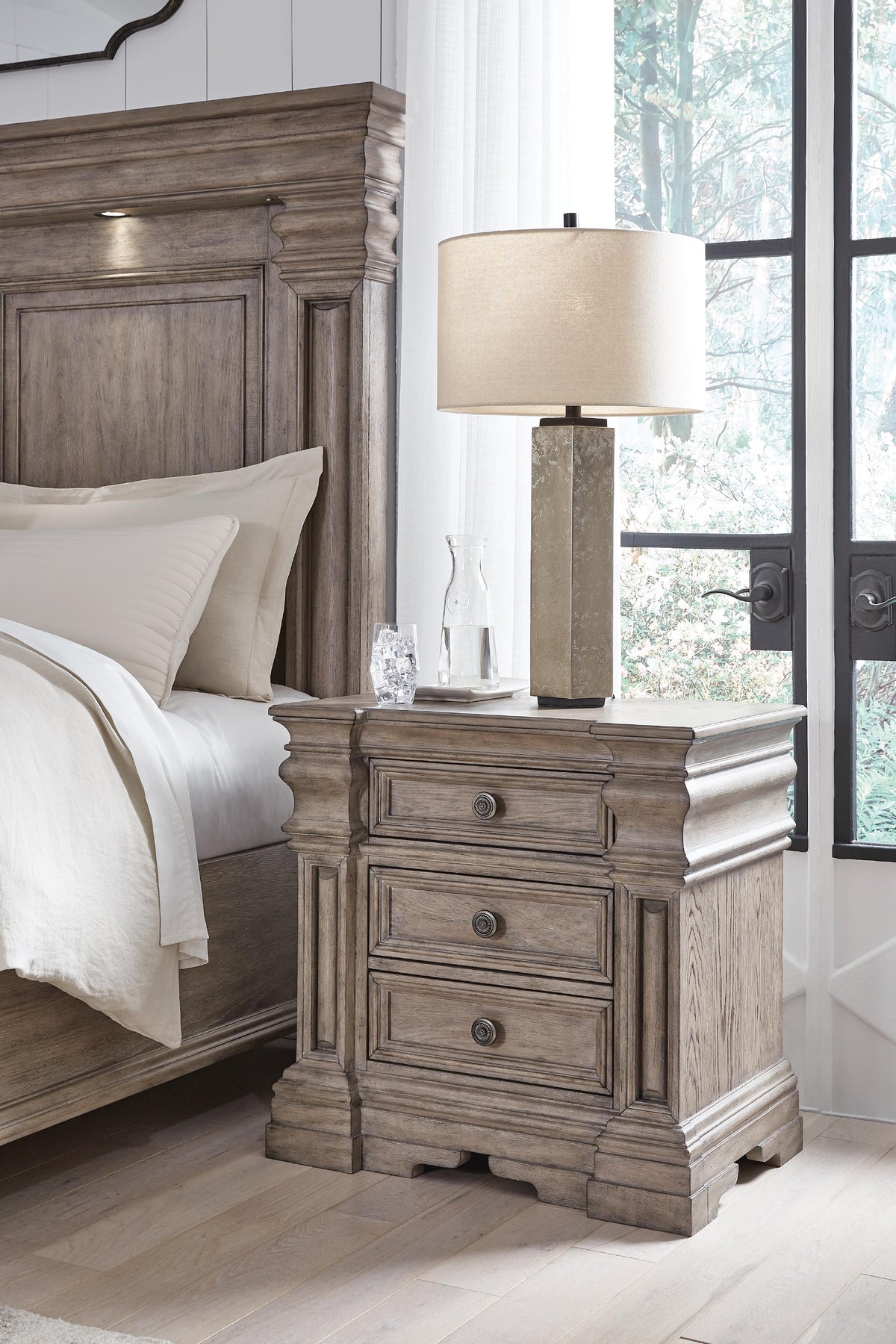 Blairhurst Nightstand - Light Grayish Brown  (B916-SI) - Image 7
