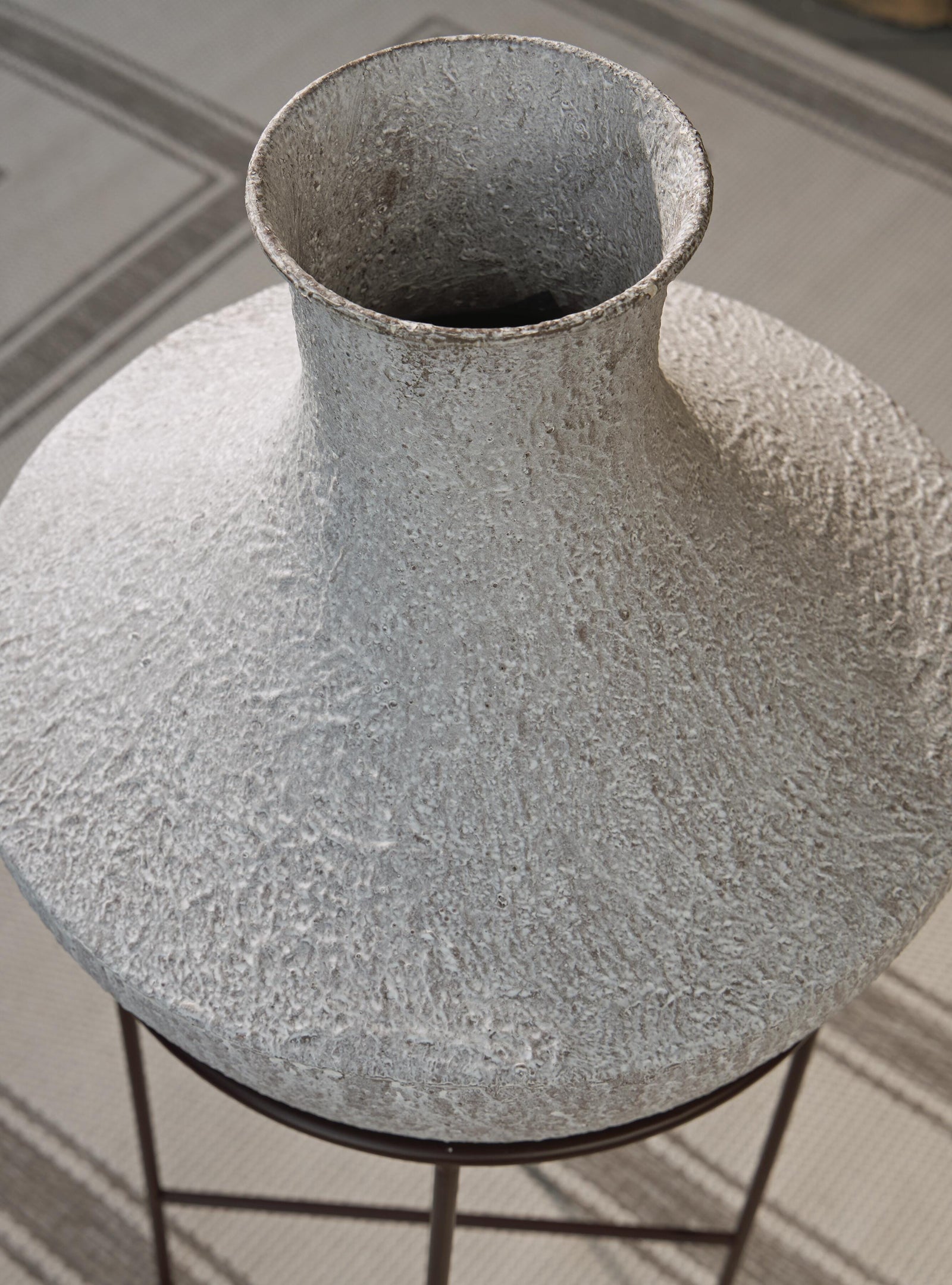 Estonbank Vase (A2000748-SI) - Image 4