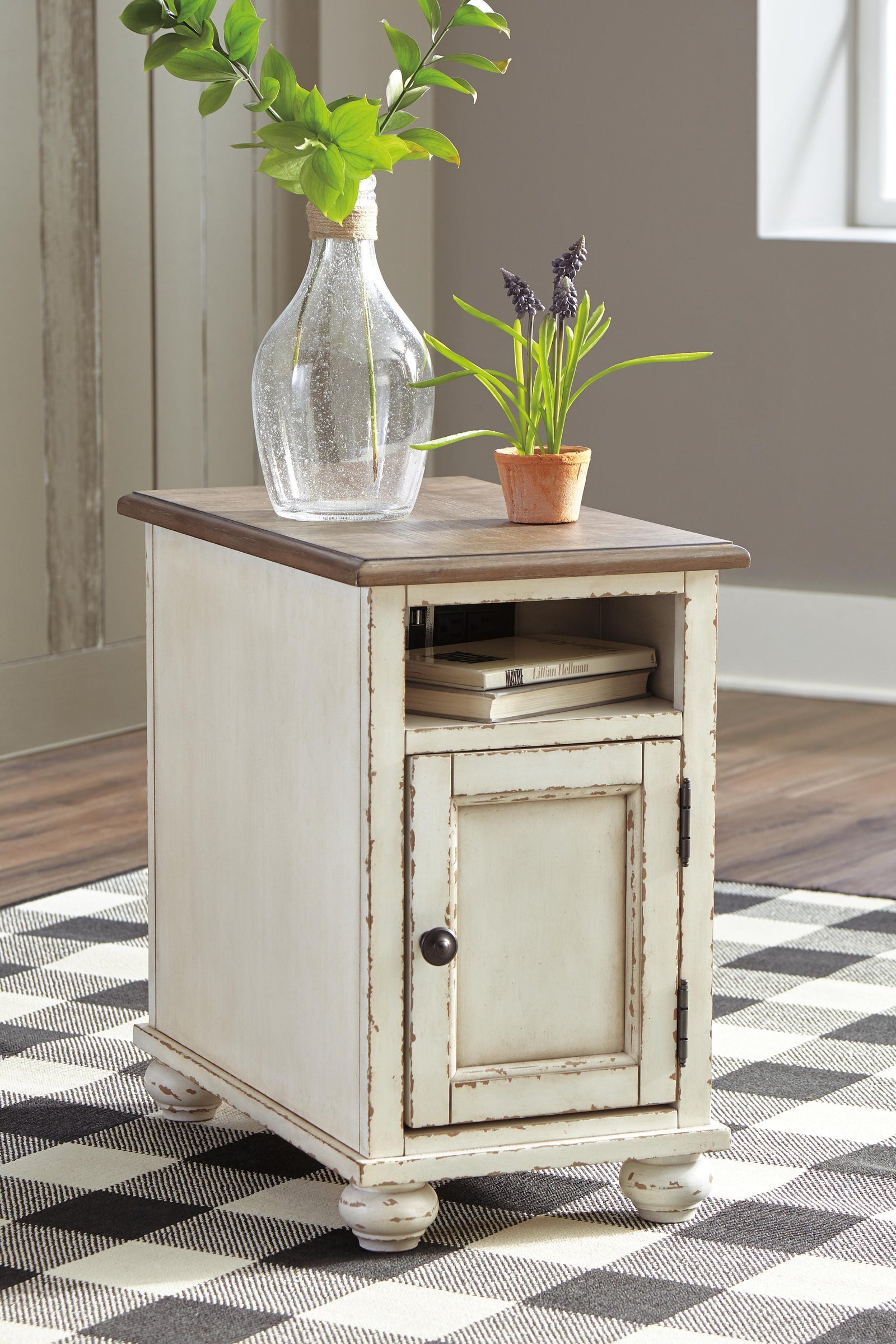 Realyn Chairside End Table - White/Brown  (T523-SI) - Image 3