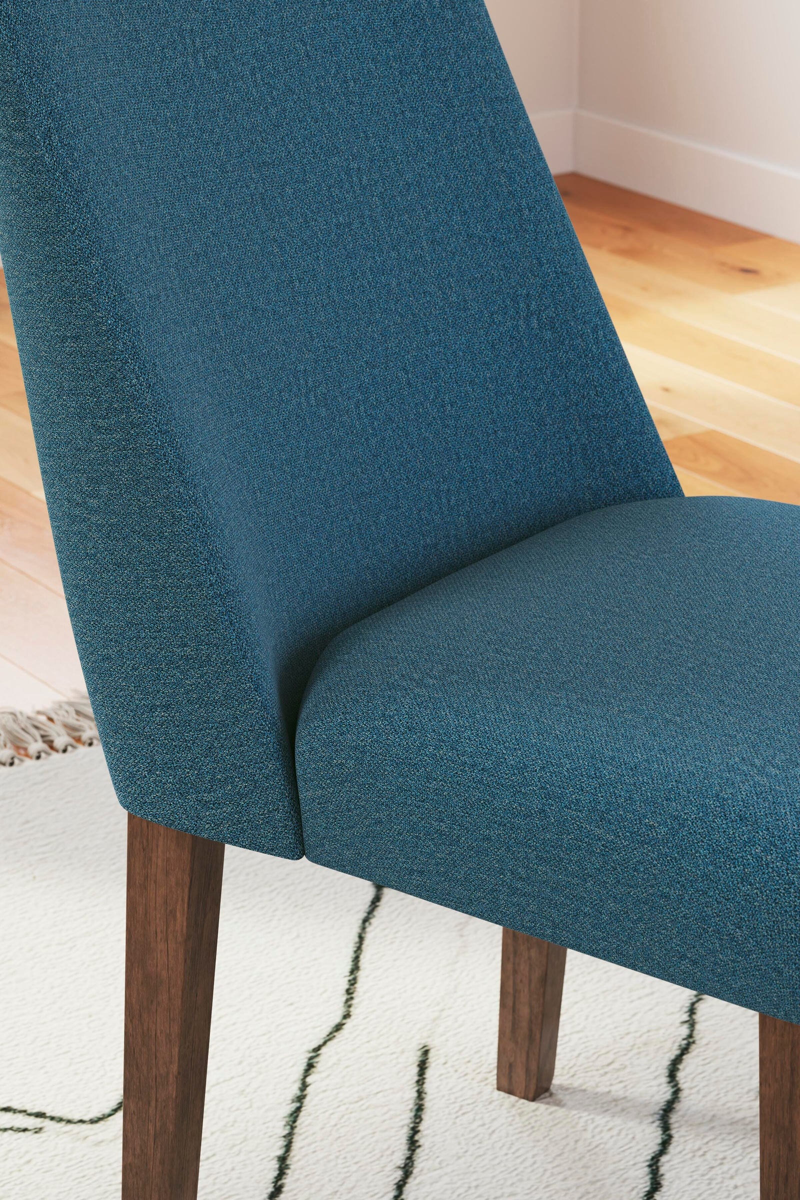 Lyncott Dining Chair (Set of 2) (D615-SI) - Image 3
