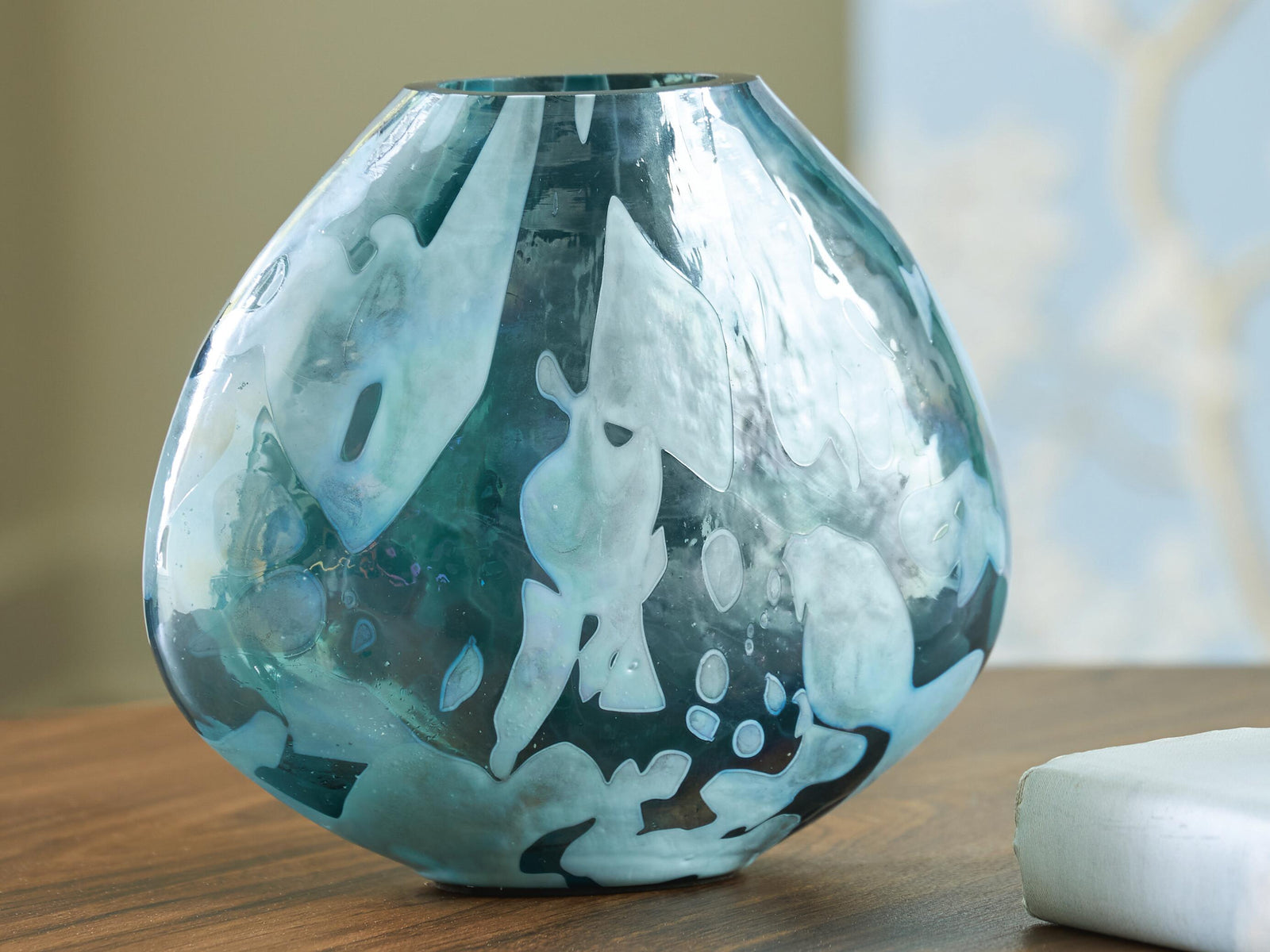 Cartshaw Vase (A2000738-SI) - Image 2