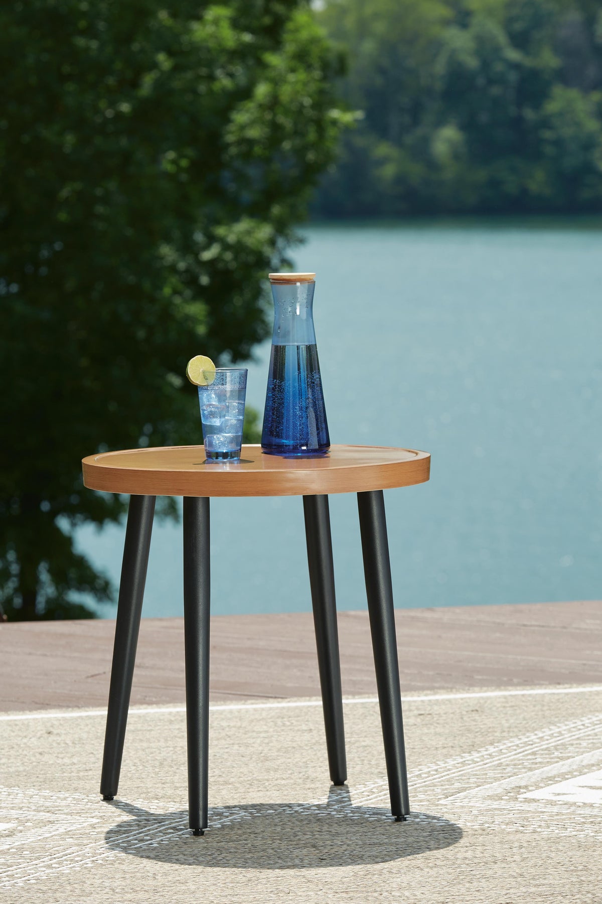 Horizon Hall Outdoor End Table (P572-SI) - Image 3
