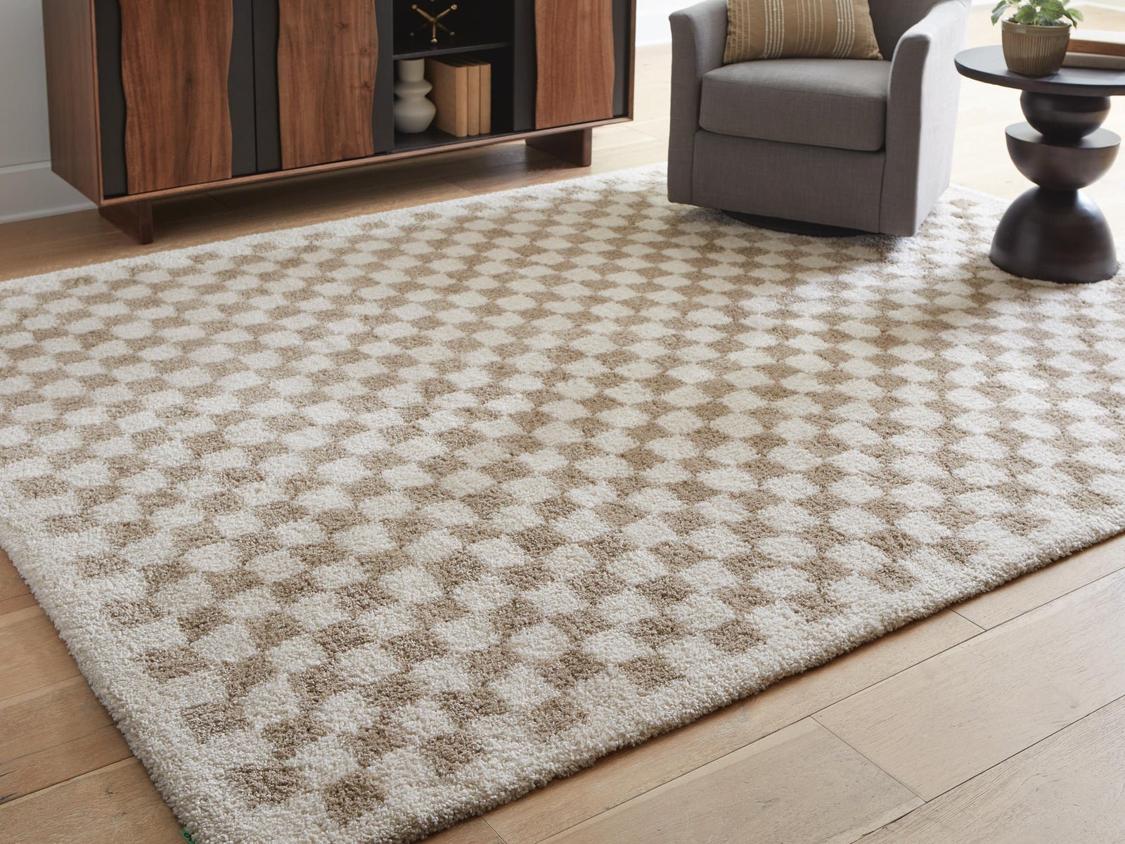 Karamen Large Rug (R40734-SI) - Image 4
