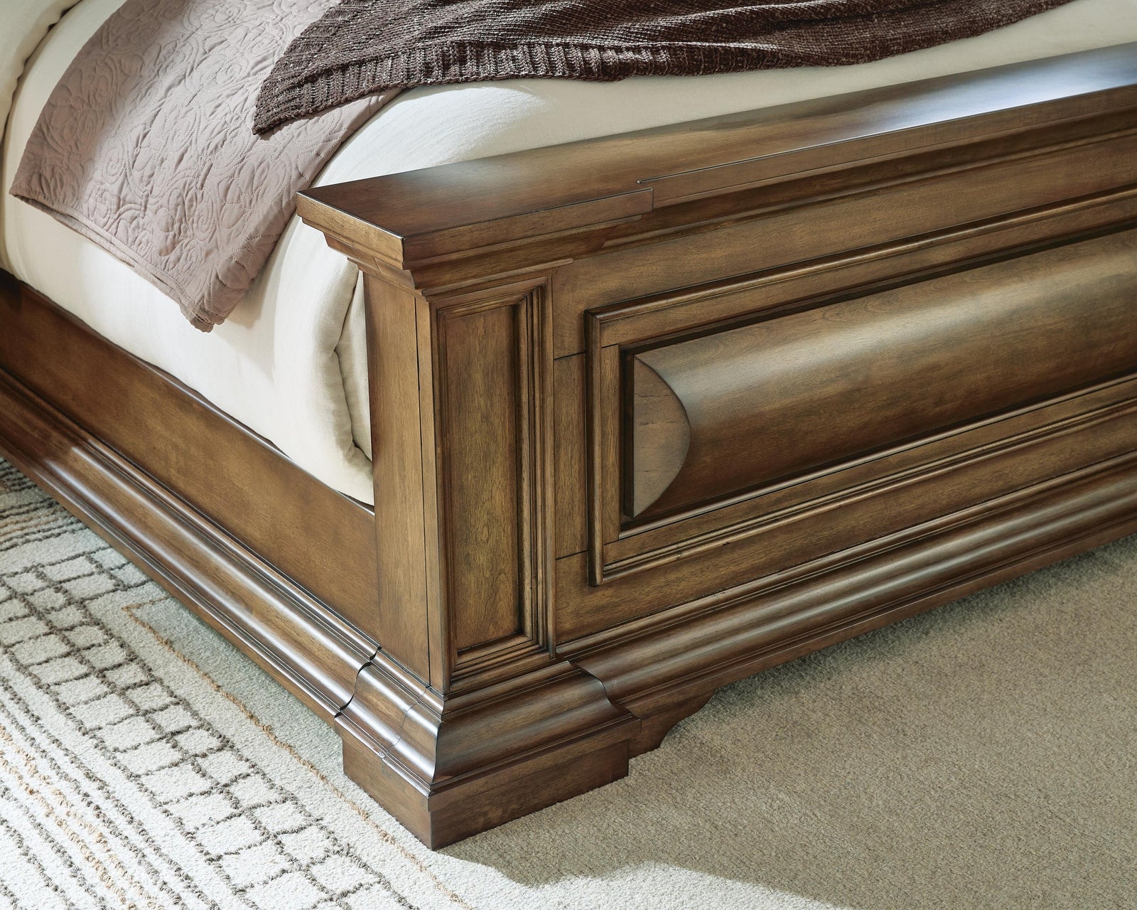 Frantanna King Panel Bed (PCB949-SI) - Image 7