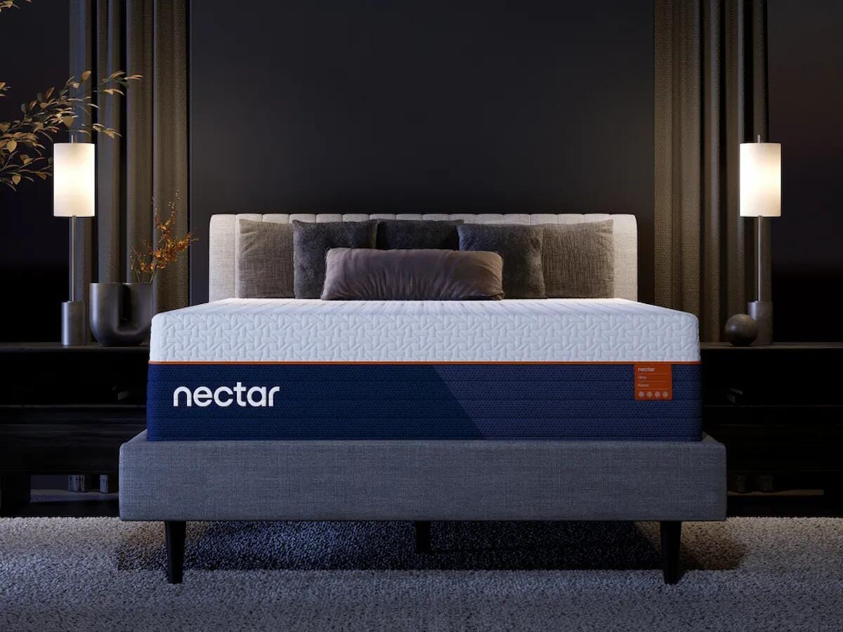 Nectar Ultra Hybrid Twin XL Mattress with Bedding Bundle (M143-SI)