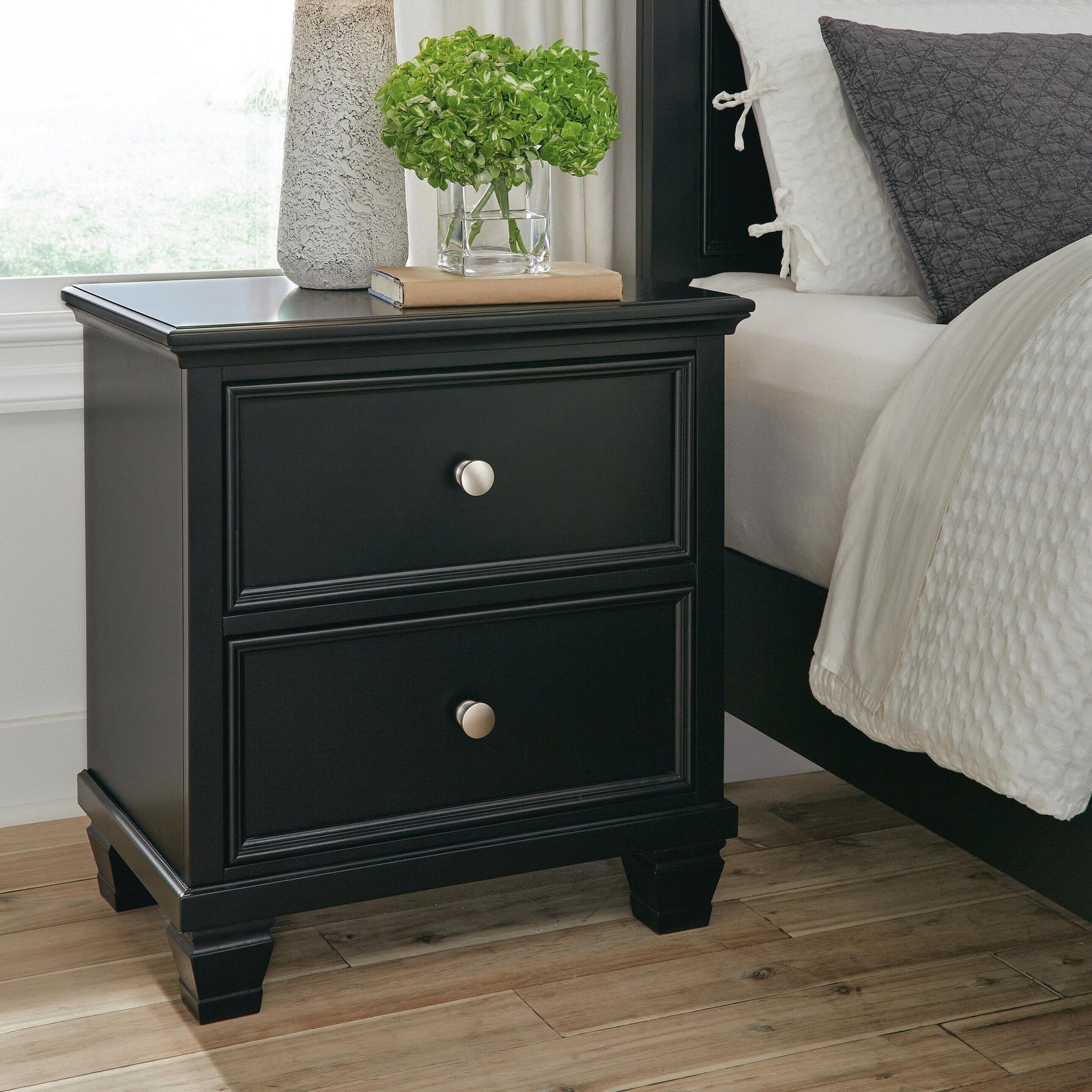 Lanolee Nightstand - Black  (B687-SI) - Image 9