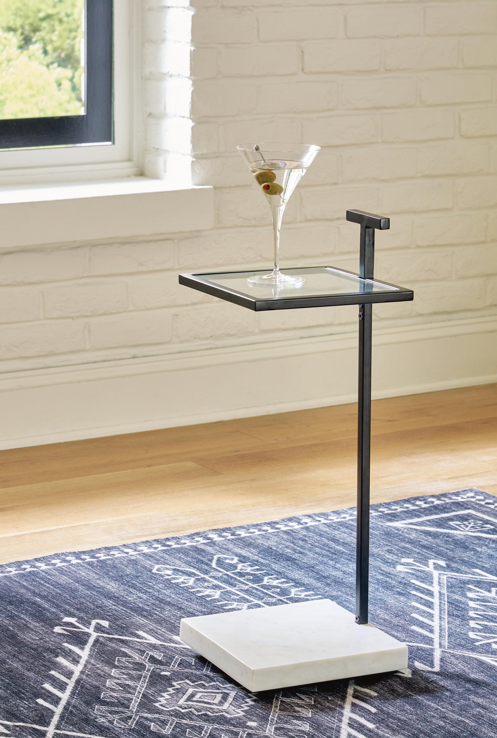Mannill Accent Table (A4000630-SI) - Image 4
