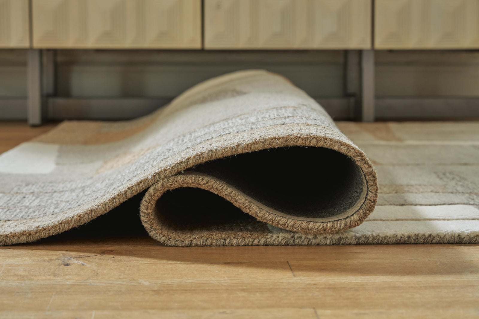 Abbotton 8 x 10 Rug (R40633-SI) - Image 4