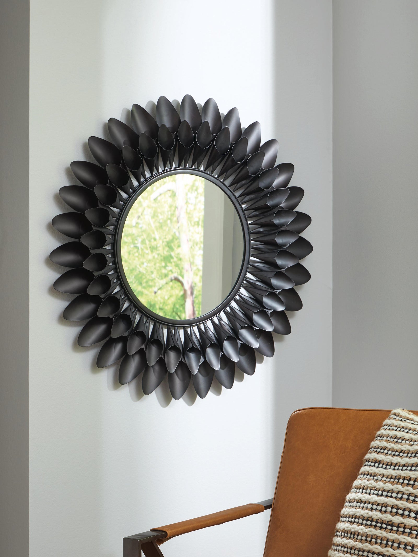Ryenmour Accent Mirror (A8010421-SI) - Image 2
