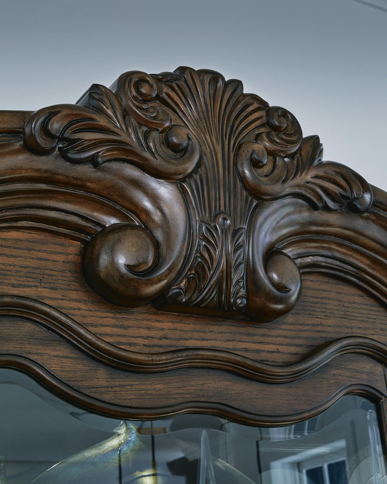 Maylee Dining Hutch (D947-SI) - Image 6