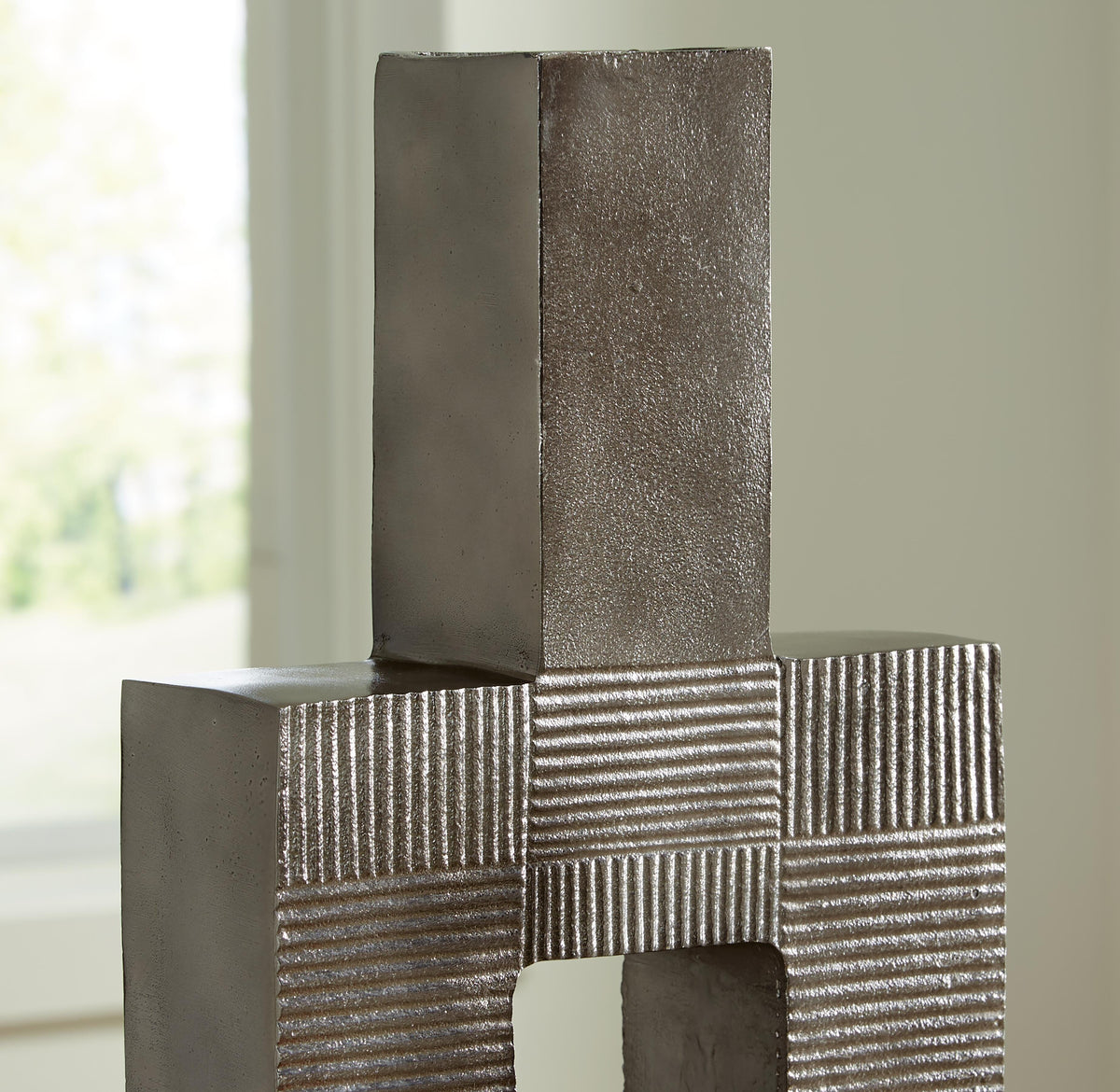 Wrengrove Vase (A2000754-SI) - Image 4