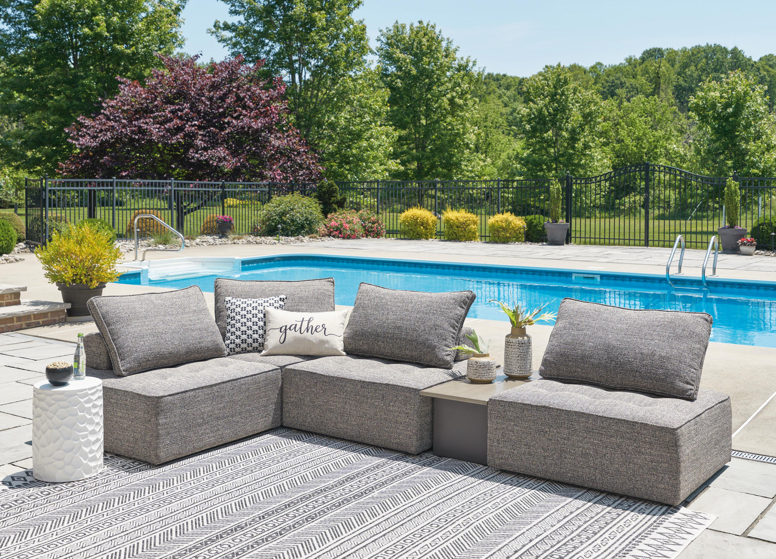 Bree Zee 5-Piece Outdoor Sectional (P160-SI) - Image 4