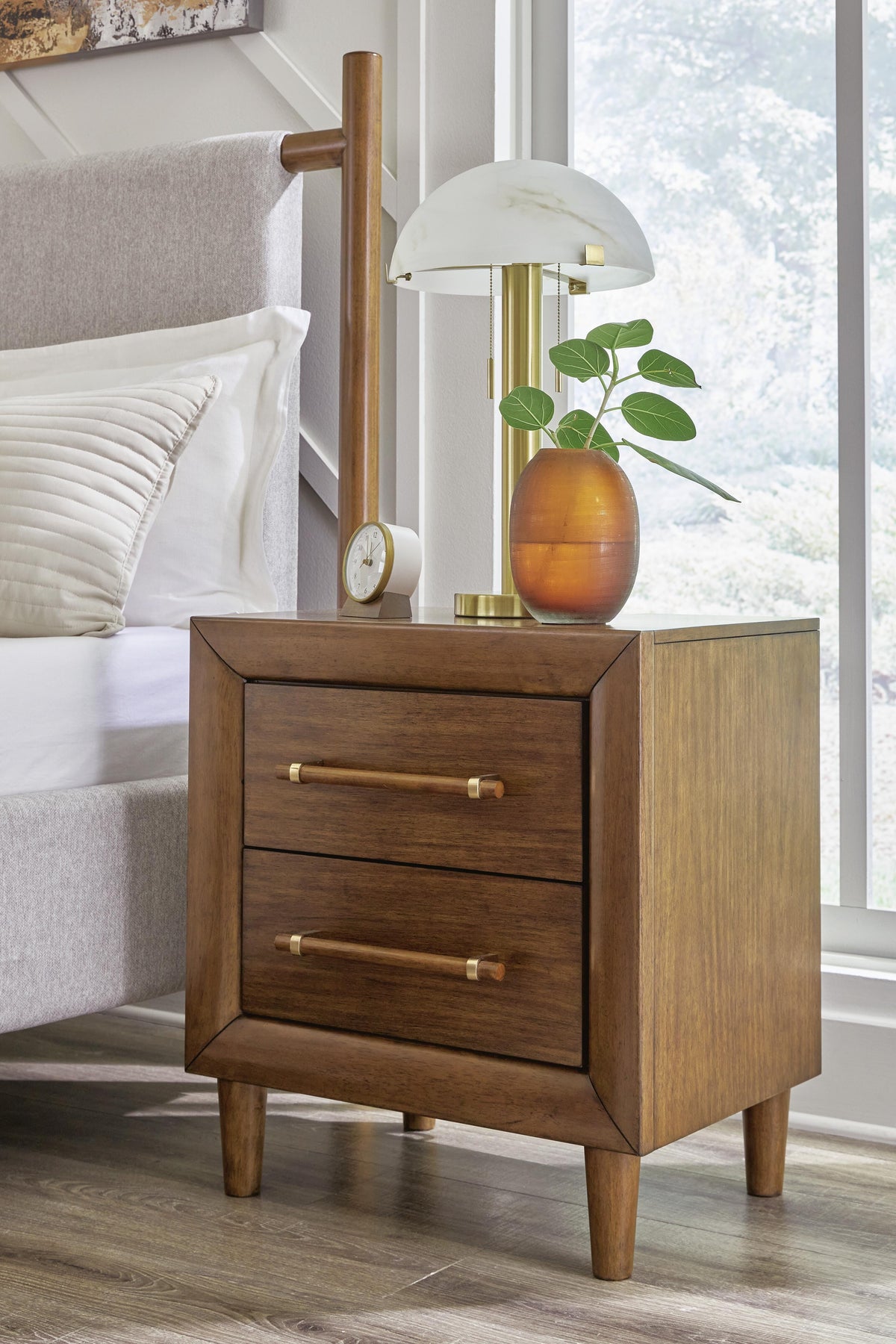 Lyncott Upholstered Bed, Chest and Nightstand - Brown  (B615-SI) - Image 15