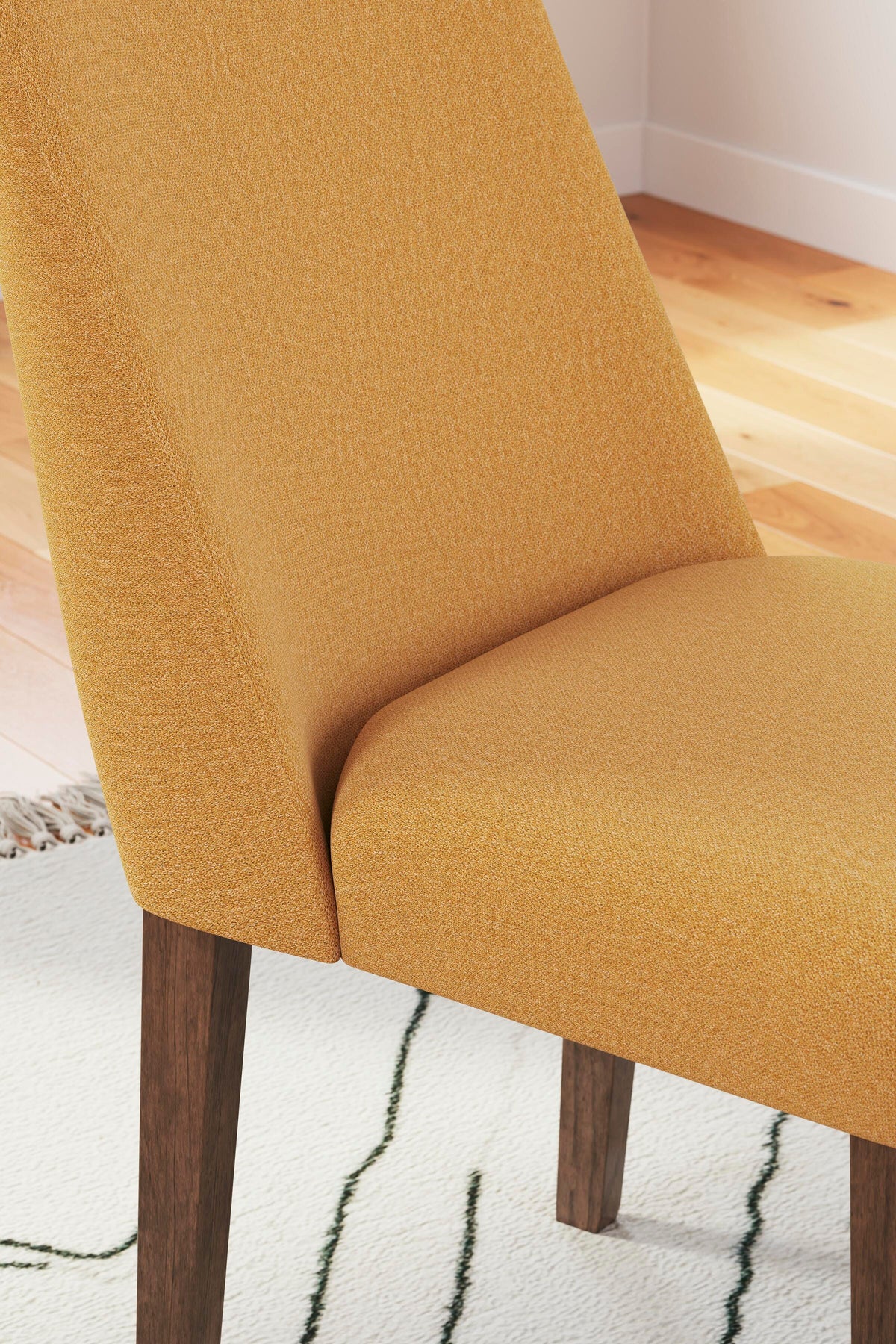 Lyncott Extension Dining Table and 6 Chairs (D615-SI) - Image 14