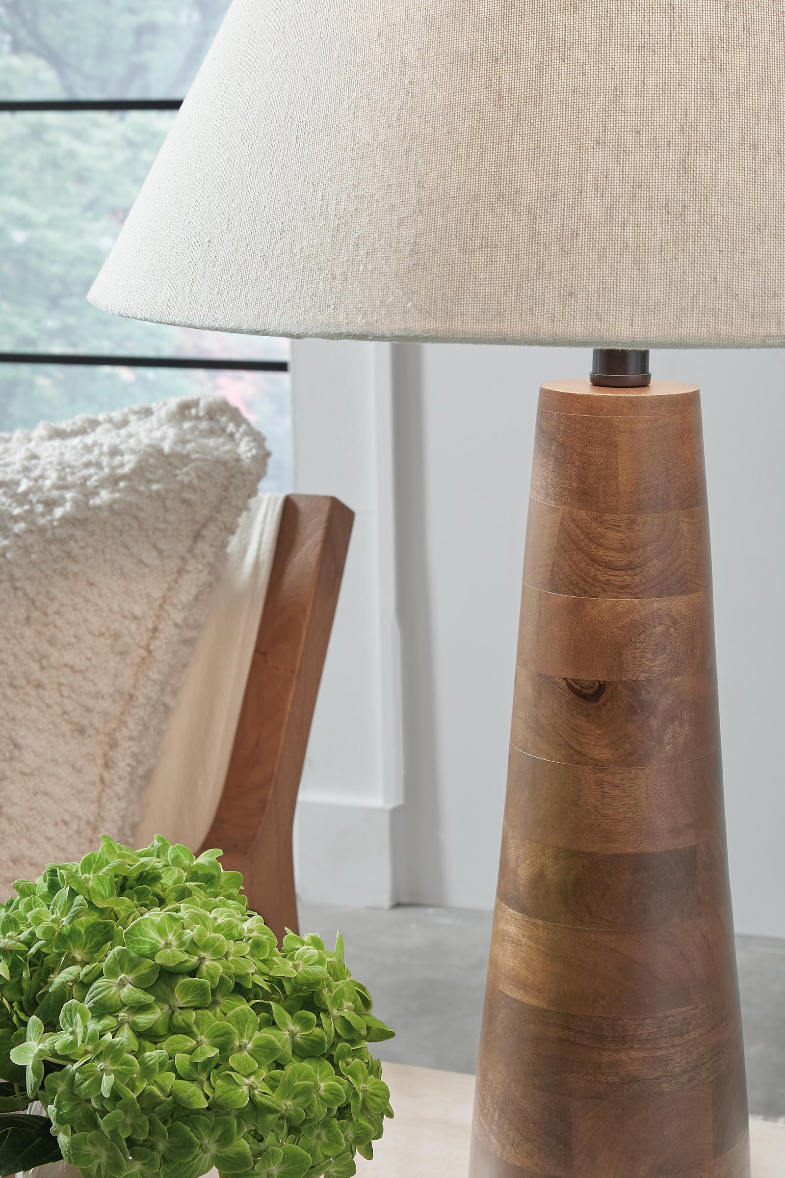Danset Table Lamp (L329104-SI) - Image 4