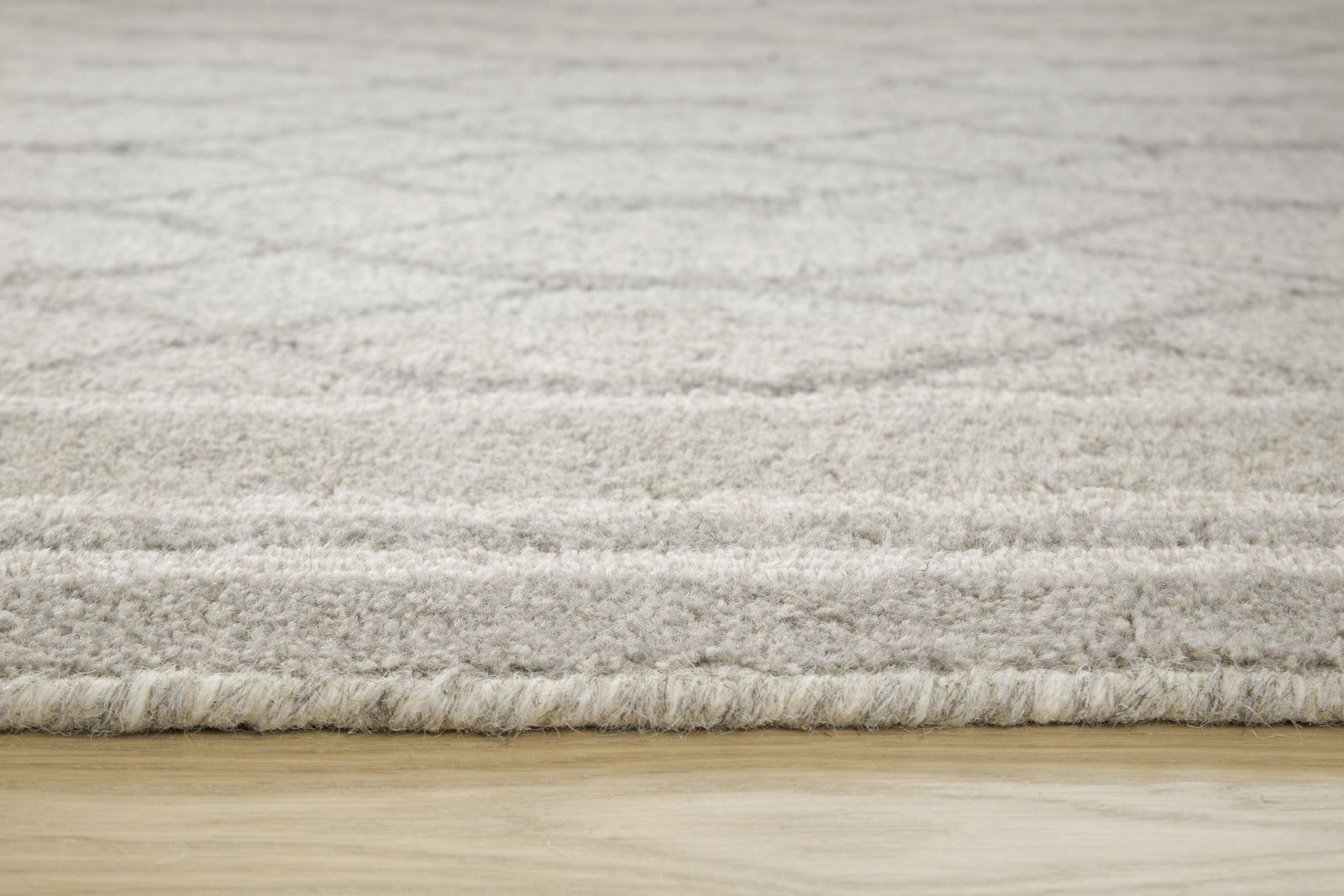 Wimney Medium Rug (R40728-SI) - Image 4