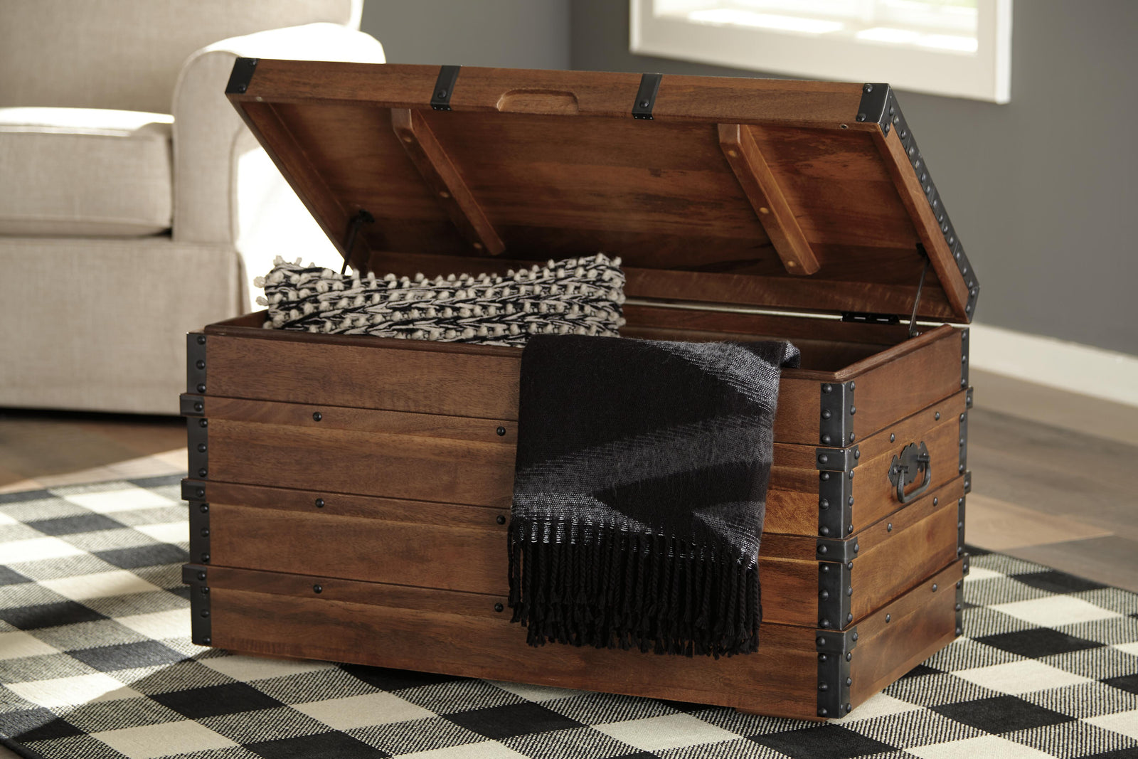 Kettleby Storage Trunk (A4000096-SI) - Image 8