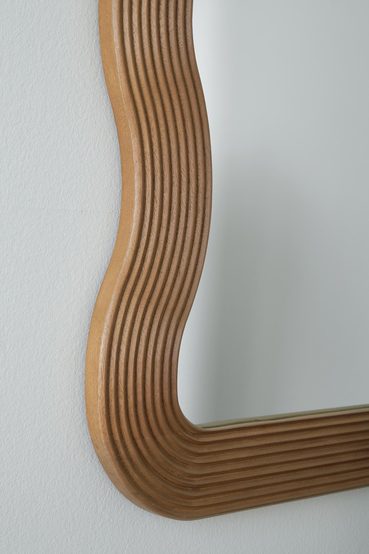 Ellisonville Floor Mirror (A8010413-SI) - Image 6