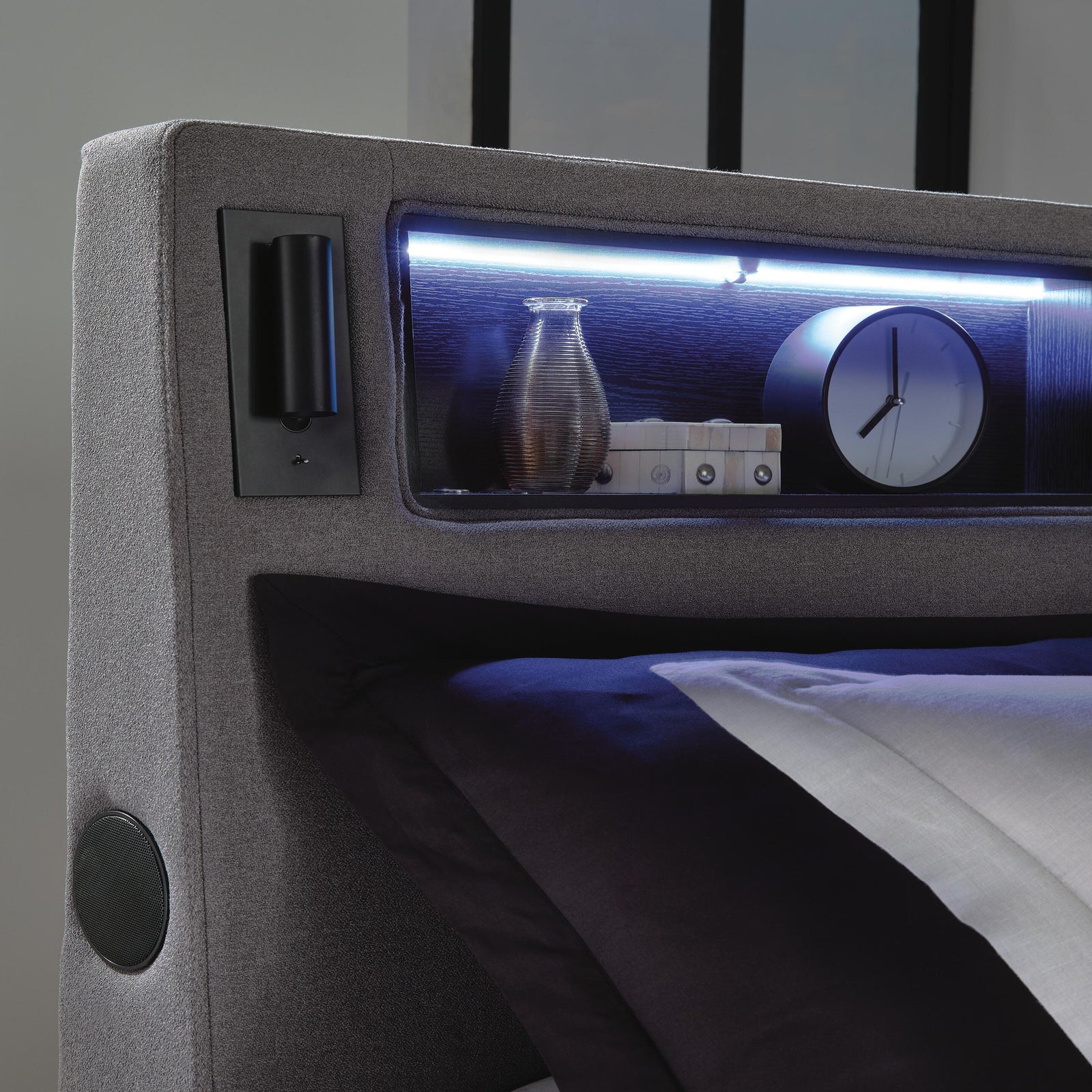 Finigale California King Upholstered Bed with Wireless Audio (PCB2721-SI) - Image 18