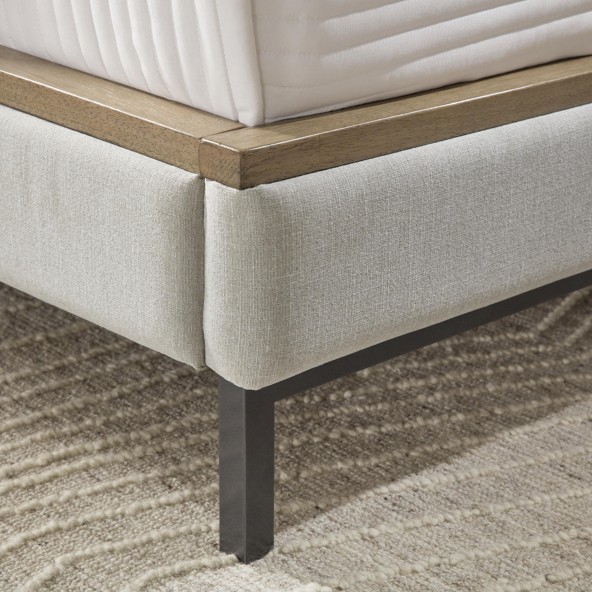 Tomtyn Upholstered Bed - Light Brown  (B622-SI) - Image 7